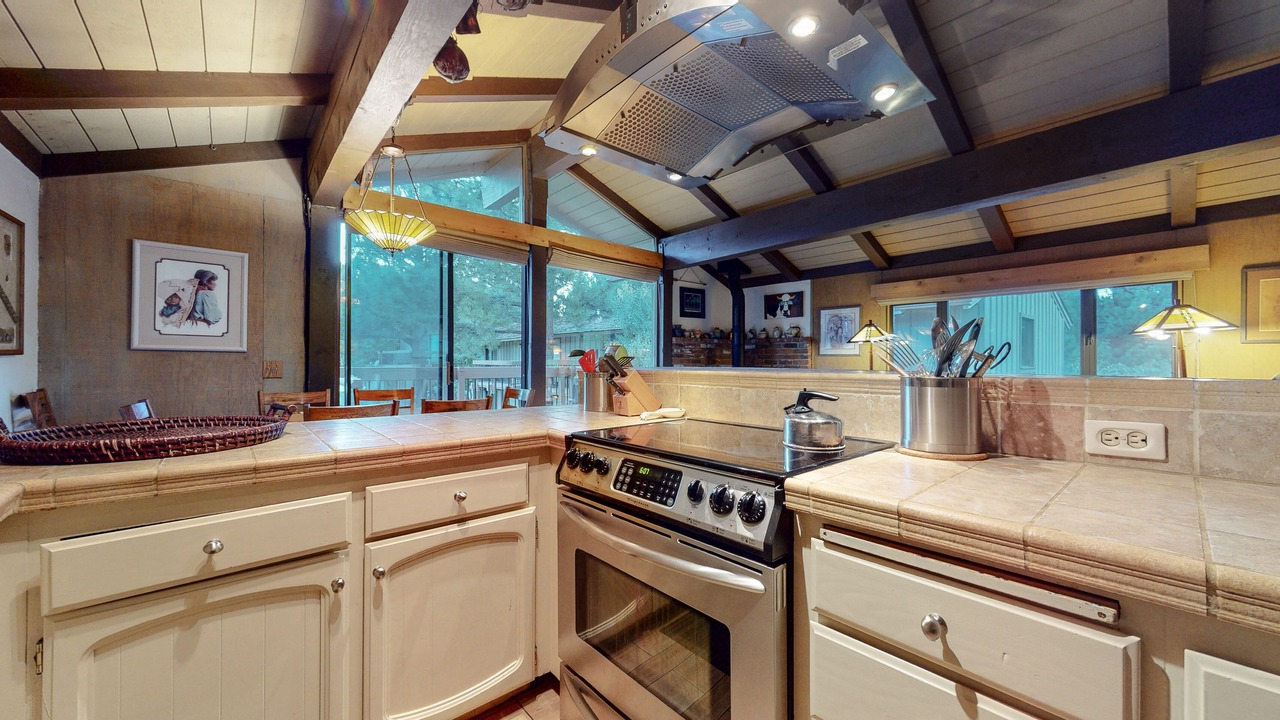 Photo of Kitchen in Mammoth Lakes