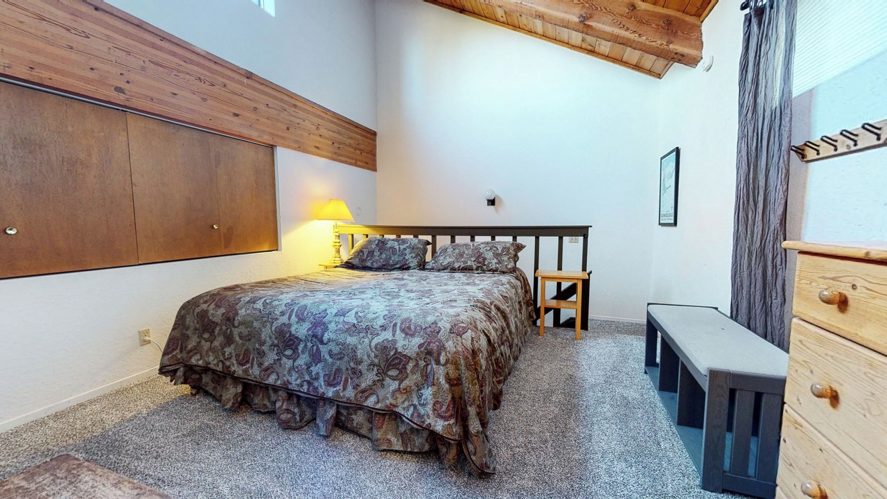 Photo of Bedroom in Mammoth Lakes
