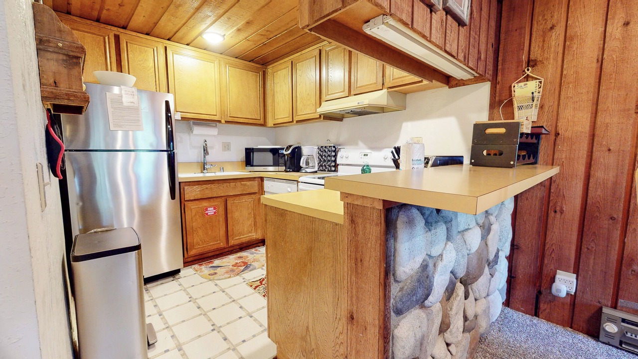 Photo of Kitchen in Mammoth Lakes
