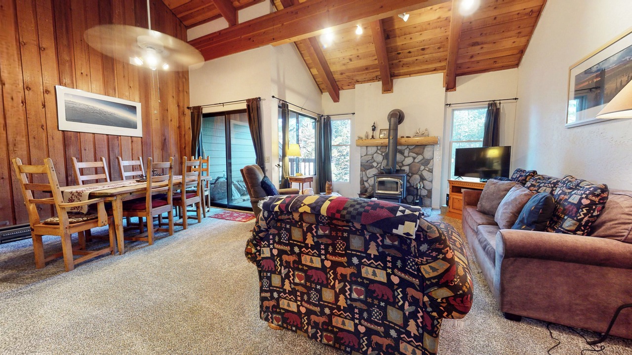 Photo of Livingroom in Mammoth Lakes