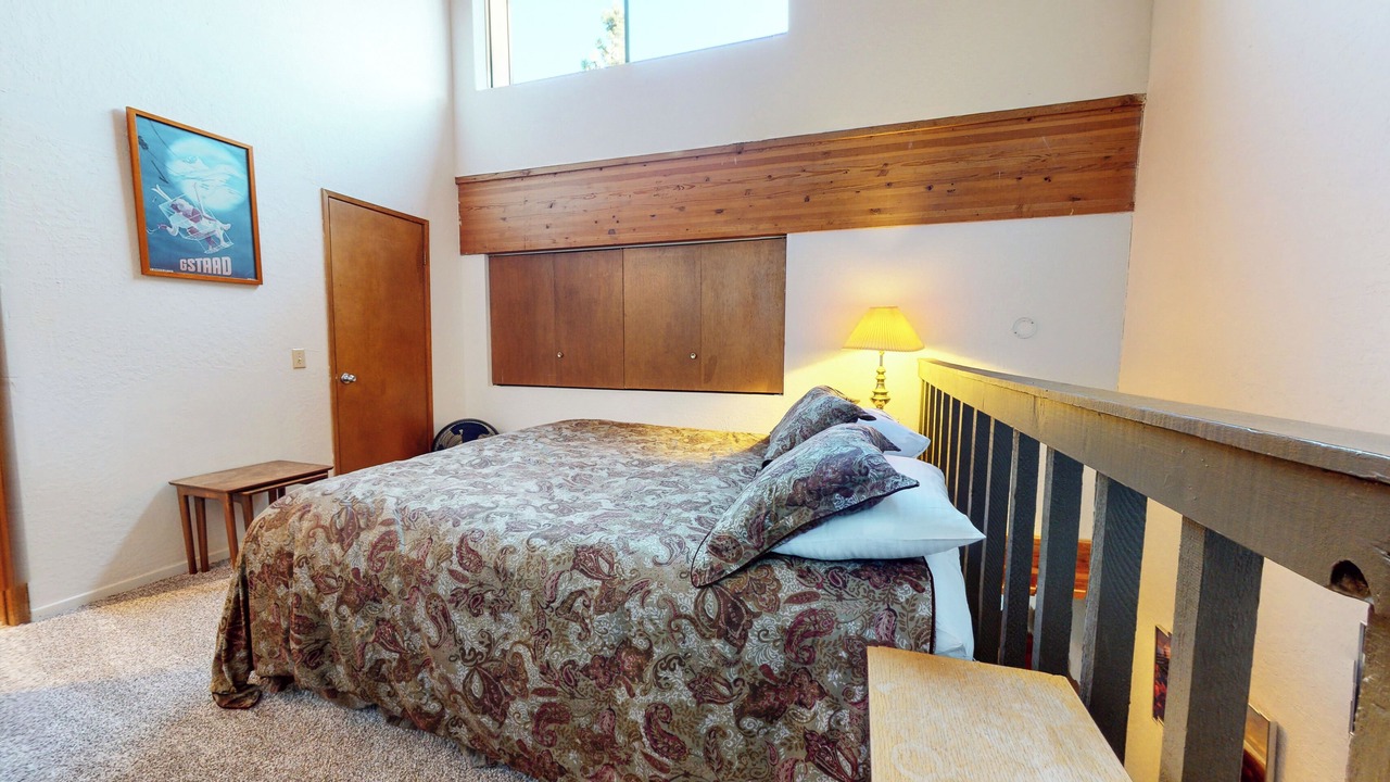 Photo of Bedroom in Mammoth Lakes