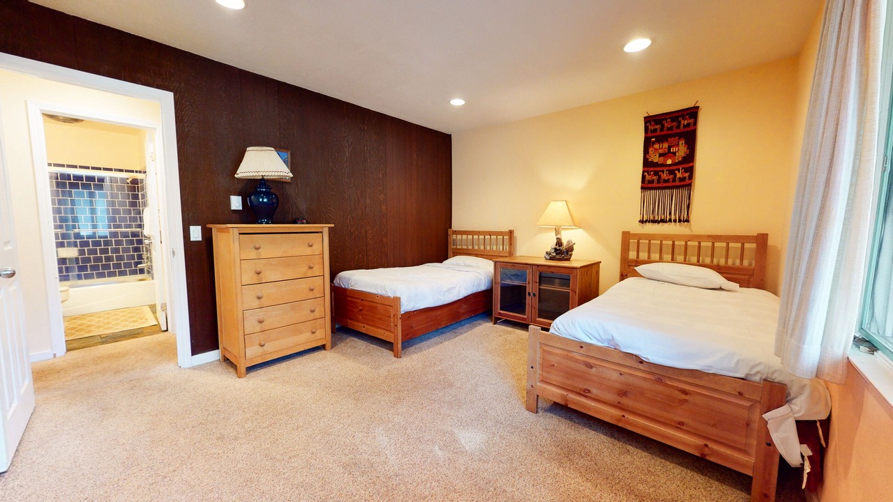 Photo of Bedroom in Mammoth Lakes