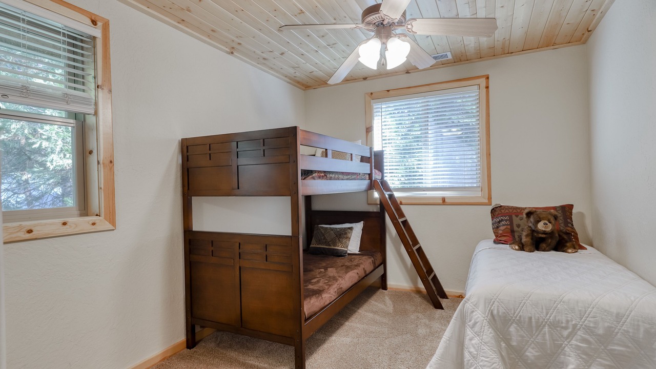 Photo of Bedroom in Granite Ridge