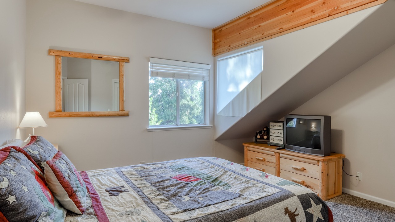 Photo of Bedroom in Shaver Lake
