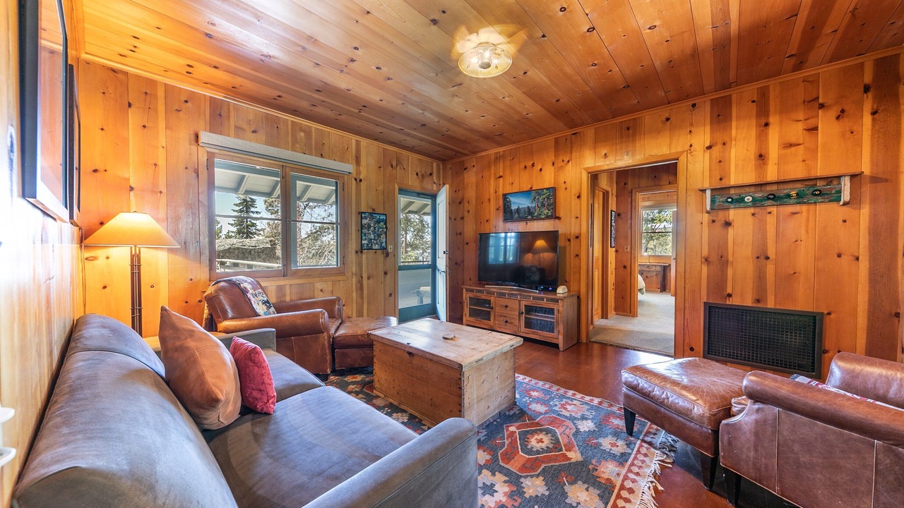 Photo of Livingroom in Brockway