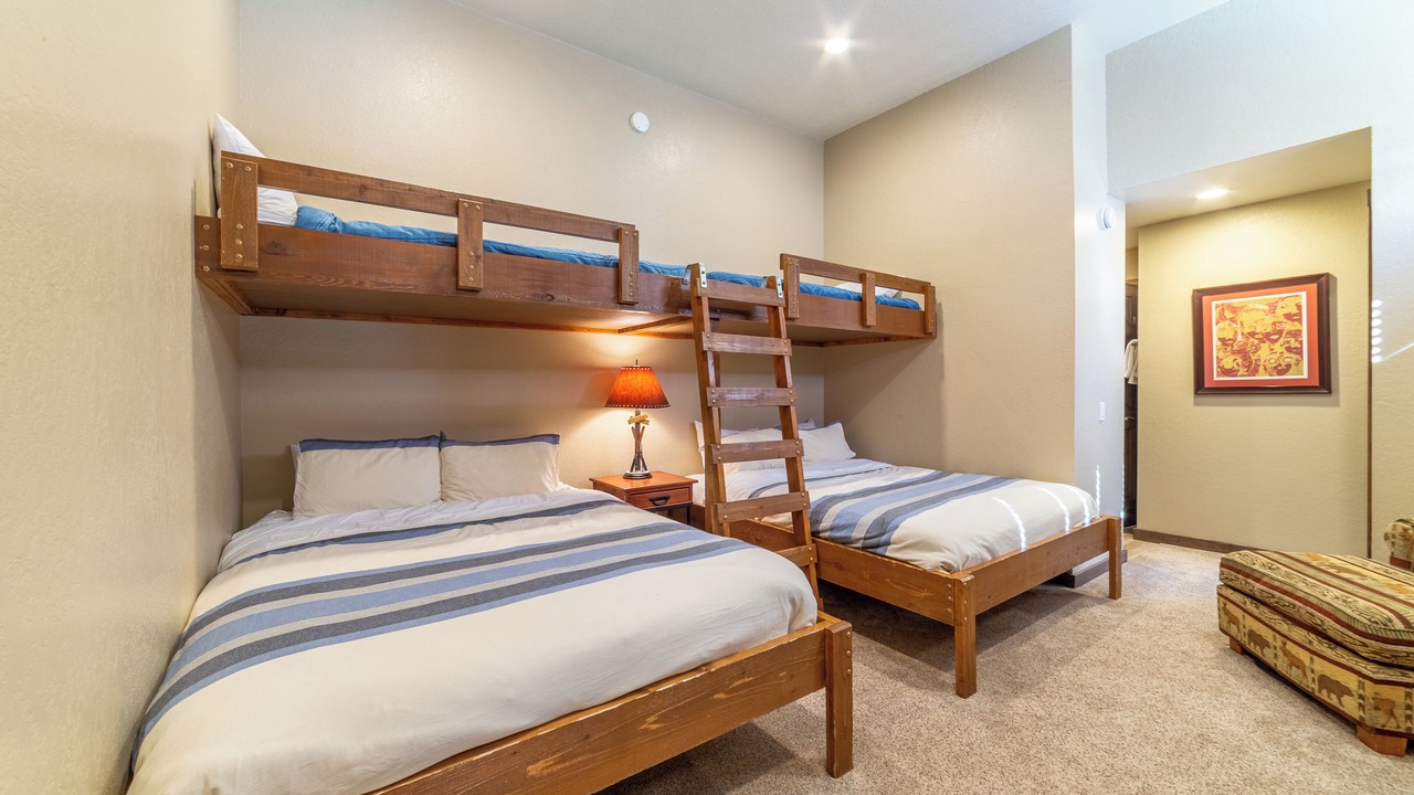Photo of Bedroom in Mammoth Lakes