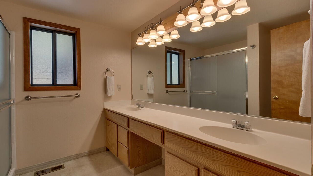 Photo of Bathroom in Sunnyside