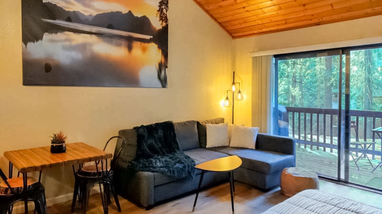 Photo of Livingroom in Shaver Lake