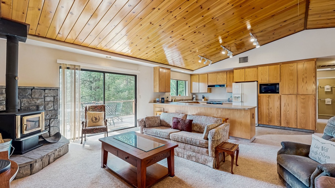 Photo of Livingroom in Groveland
