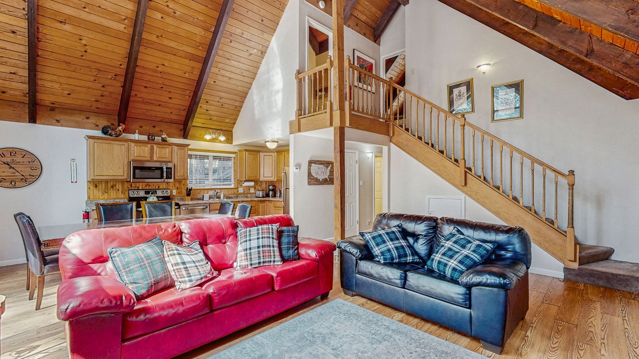 Photo of Livingroom in Pioneer Trail