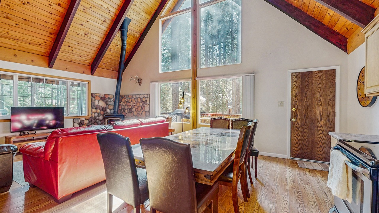 Photo of Livingroom in Pioneer Trail