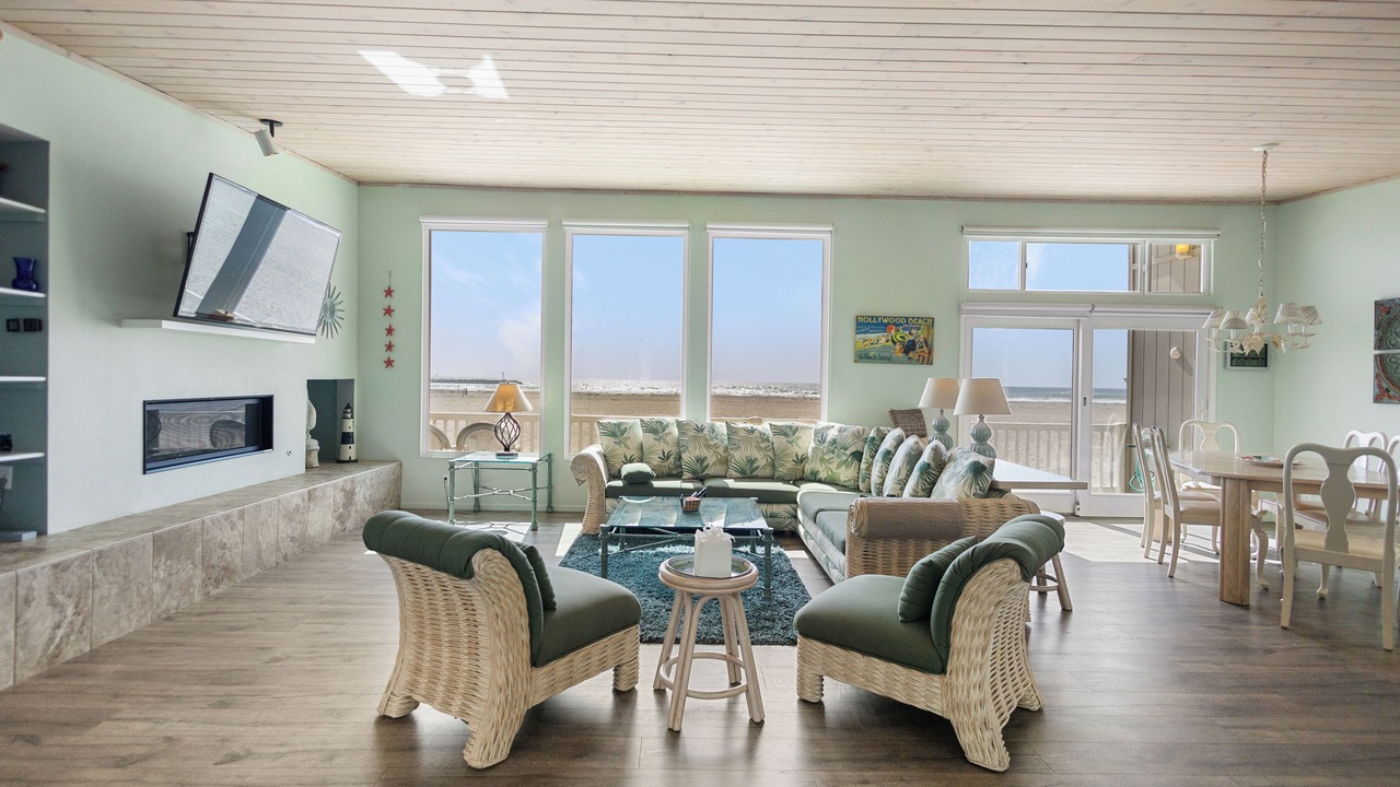 Photo of Livingroom in Hollywood