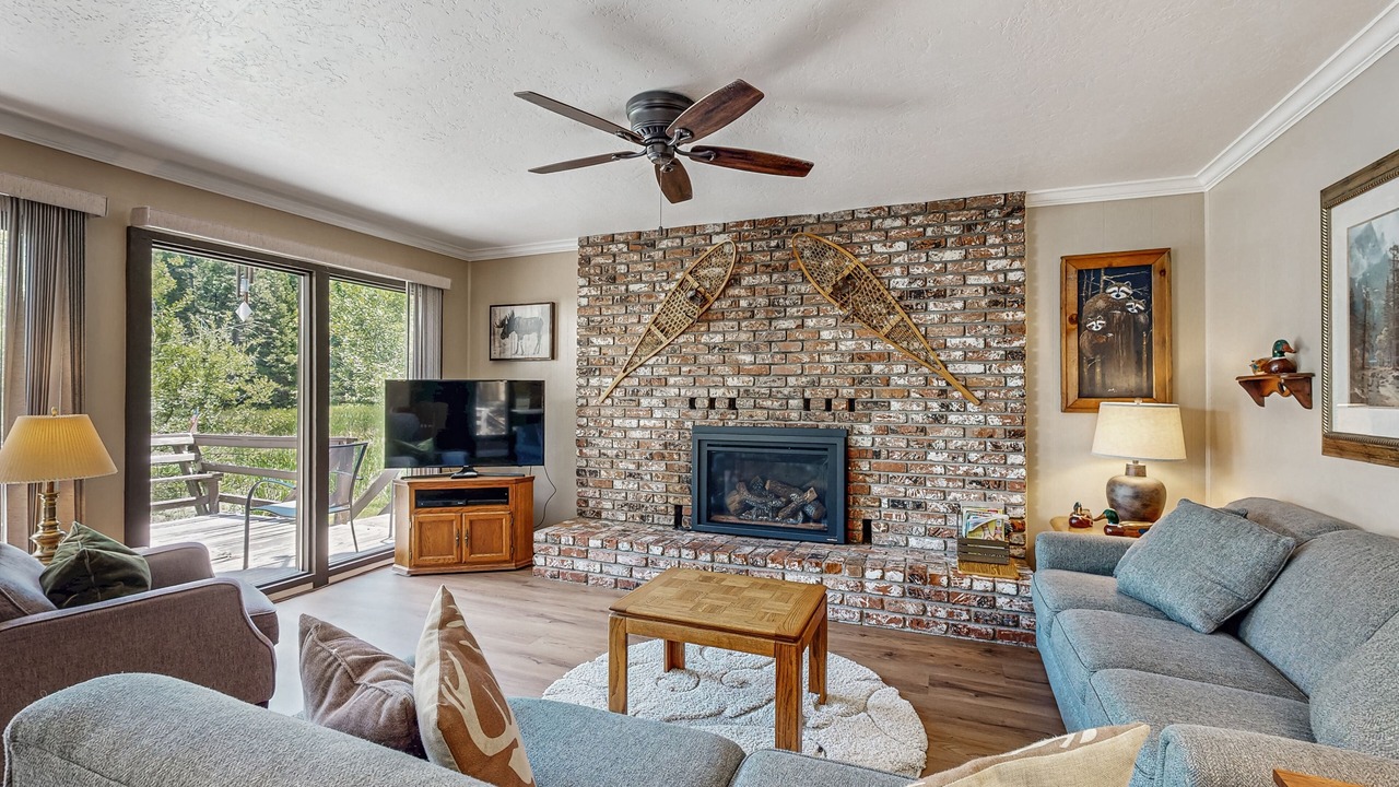 Photo of Livingroom in Sierra Cedars
