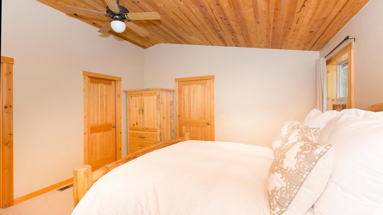Photo of Bedroom in Homewood