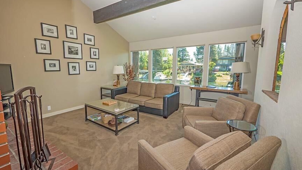 Photo of Livingroom in Tahoe Keys