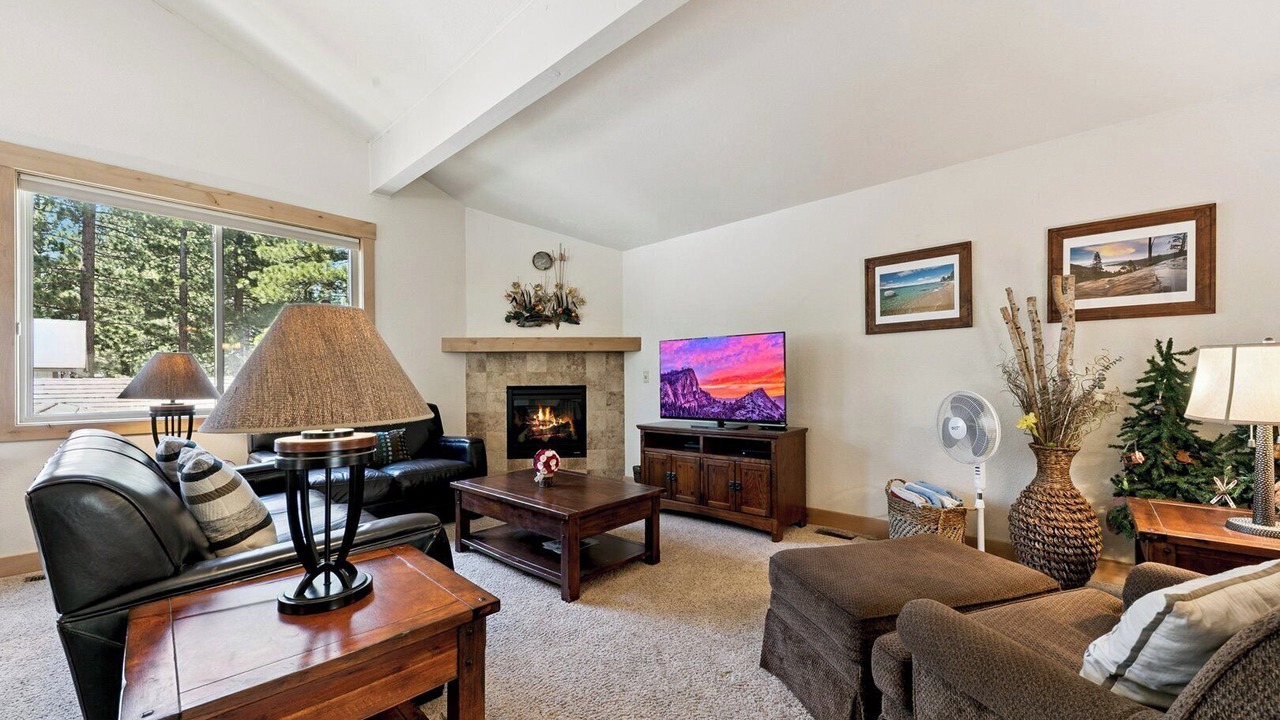 Photo of Livingroom in Highland Woods