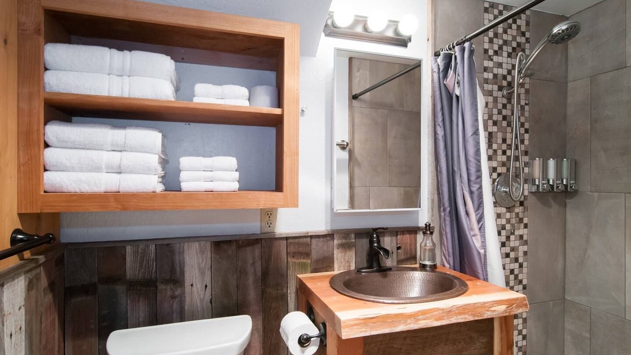 Photo of Bathroom in Pioneer Trail