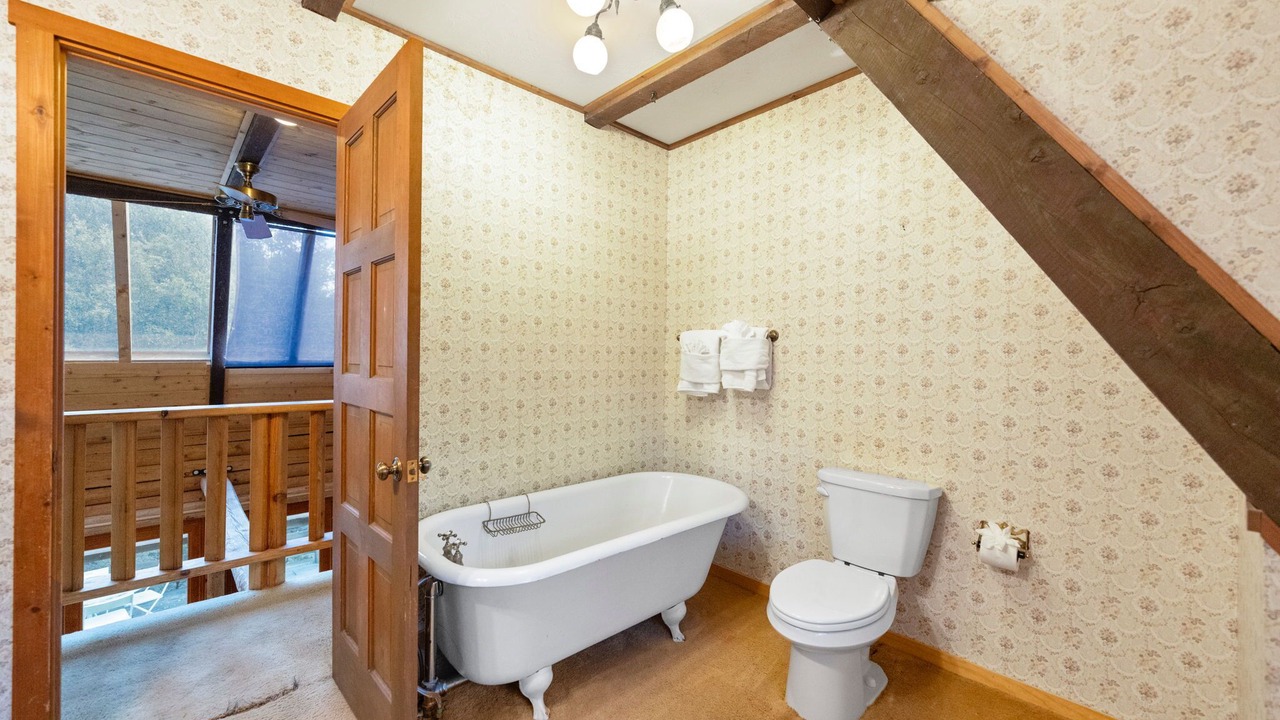 Photo of Bathroom in Idyllwild