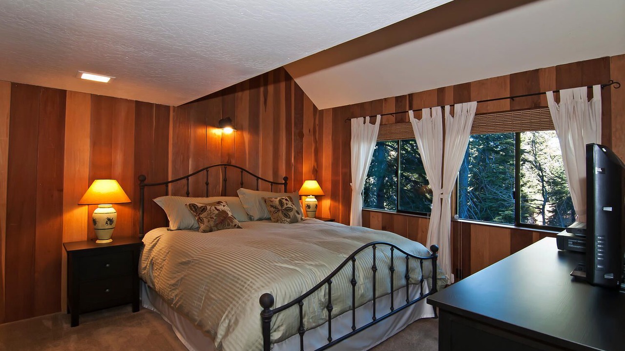 Photo of Bedroom in Alpine Meadows