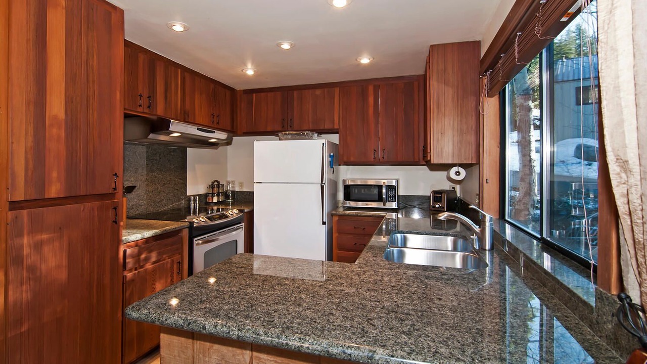 Photo of Kitchen in Alpine Meadows