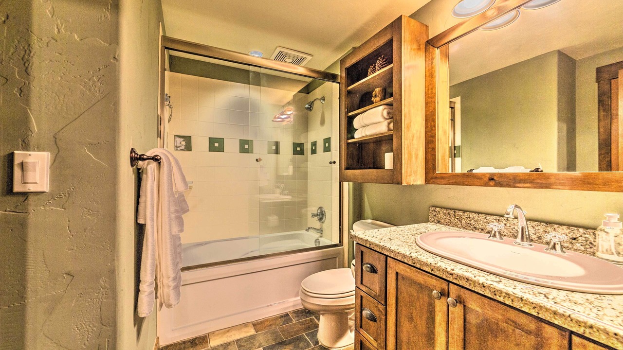 Photo of Bathroom in Woodwinds