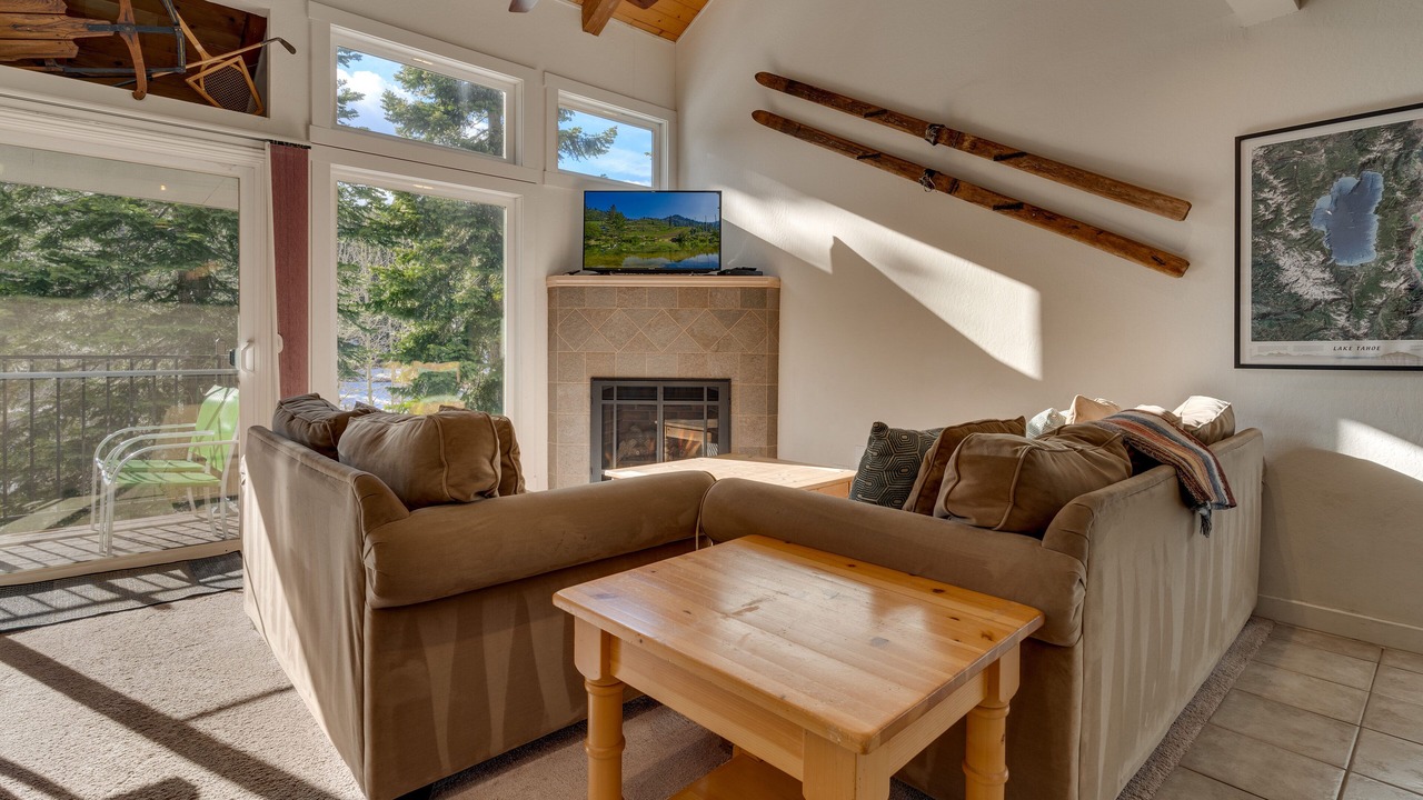 Photo of Livingroom in Carnelian Woods