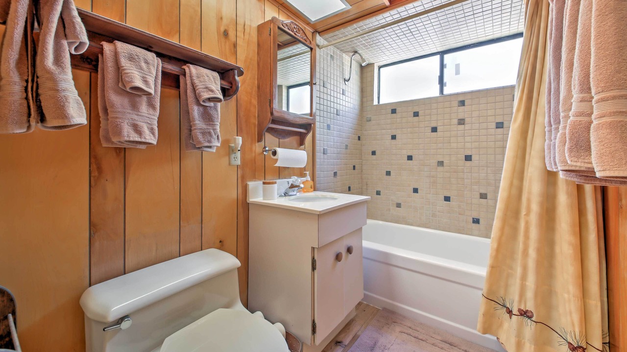 Photo of Bathroom in Fawnskin