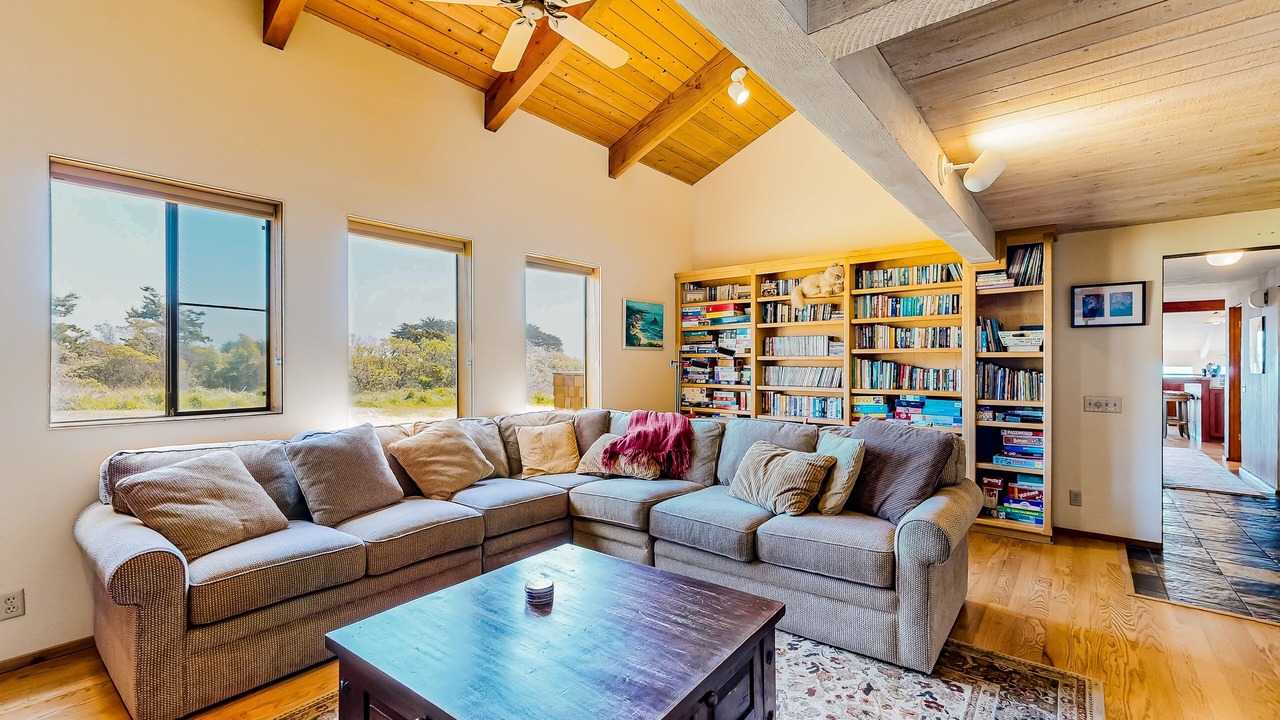 Photo of Livingroom in Sea Ranch