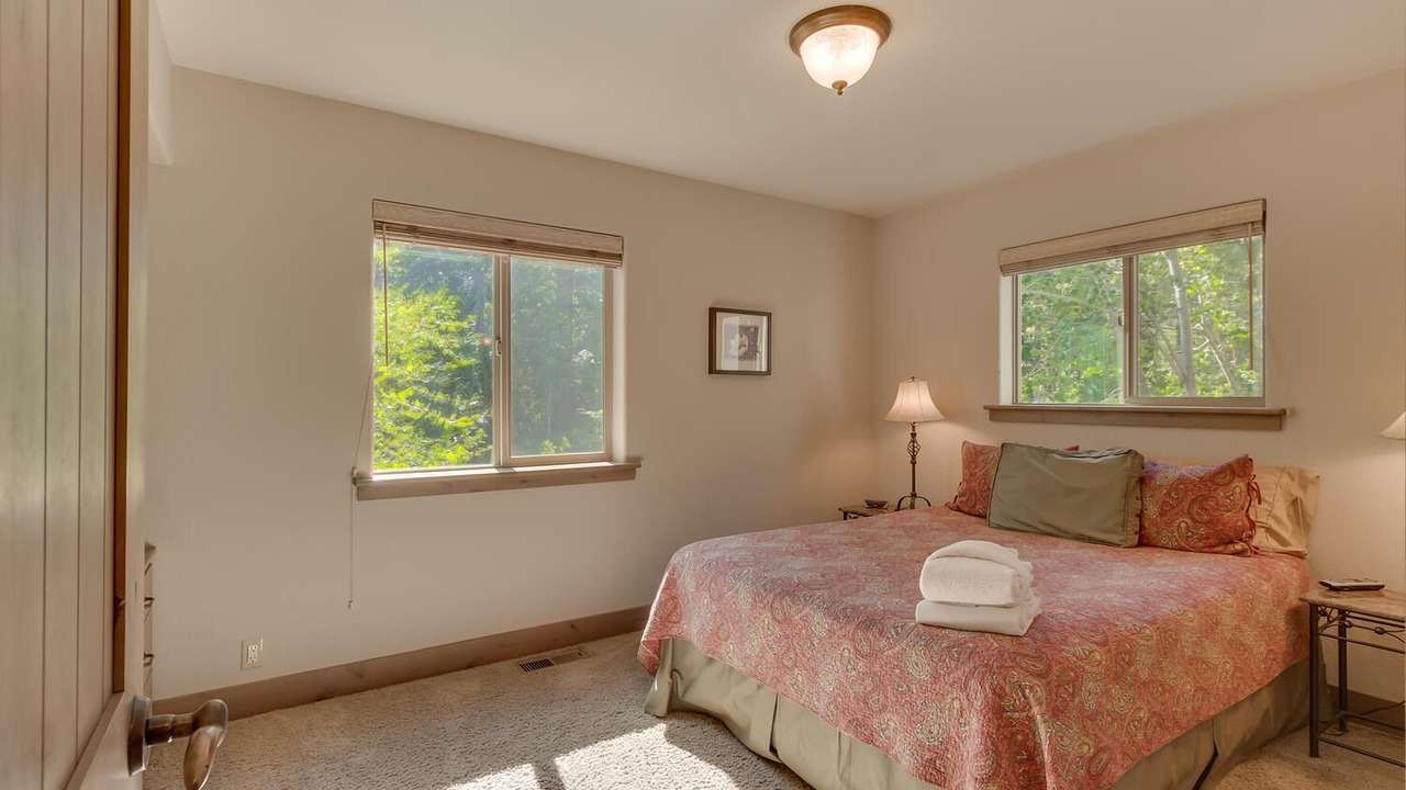 Photo of Bedroom in Lake Forest