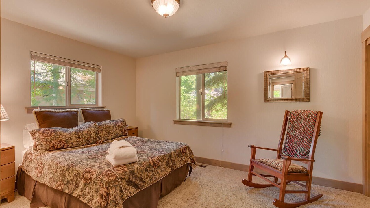 Photo of Bedroom in Lake Forest