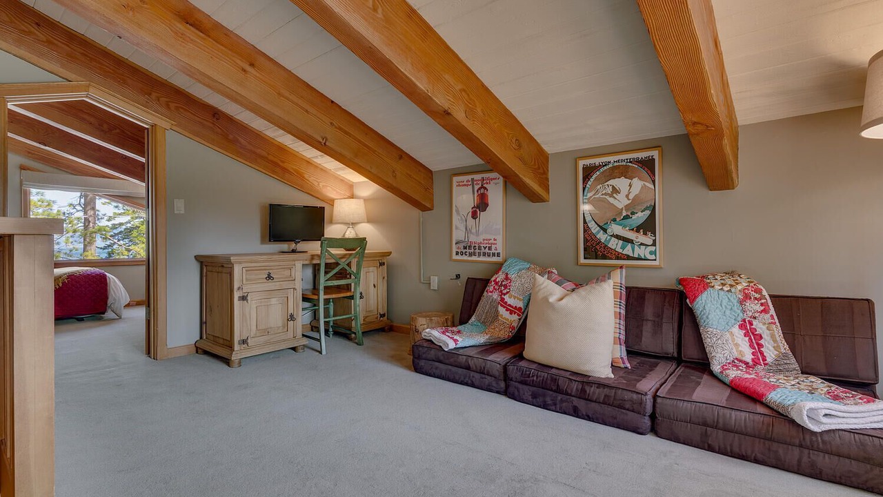 Photo of Bedroom in Lake Forest