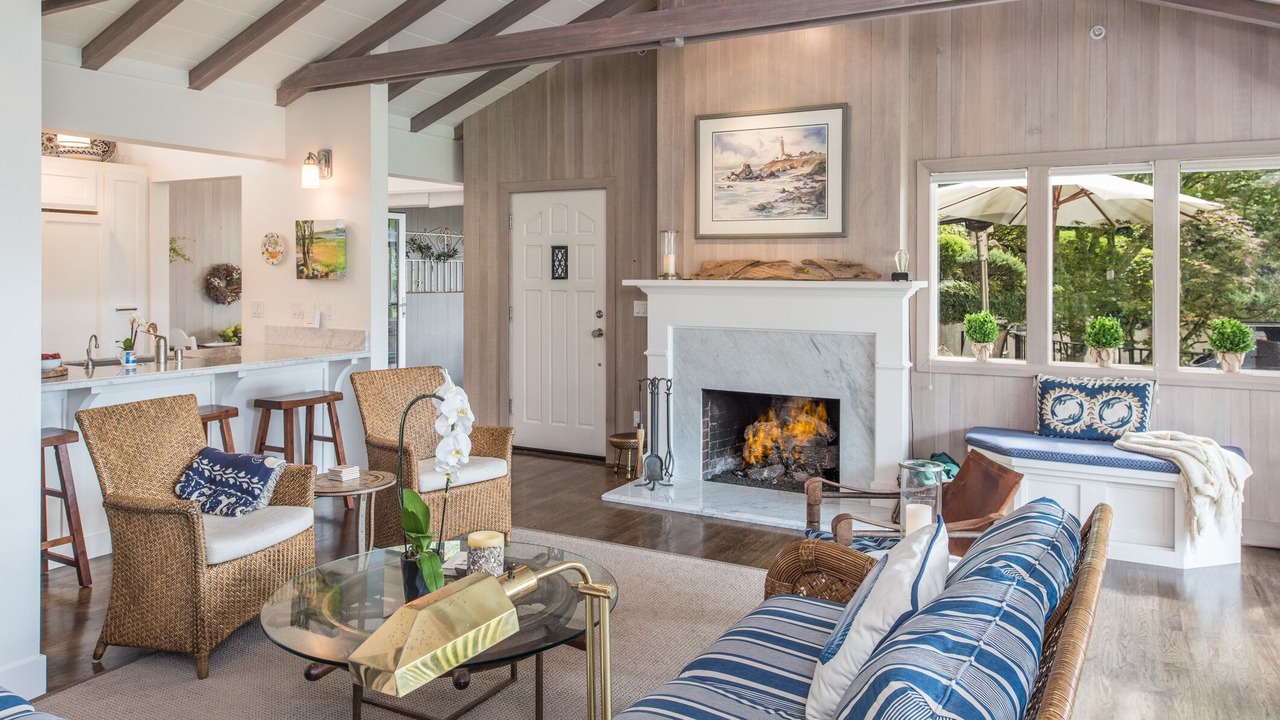 Photo of Livingroom in Northwest Carmel