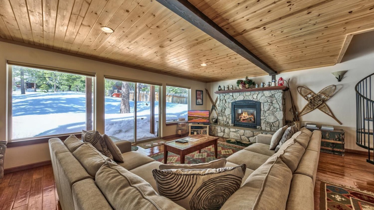 Photo of Livingroom in North Upper Truckee