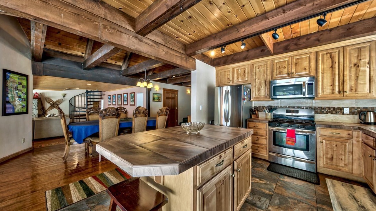 Photo of Kitchen in North Upper Truckee