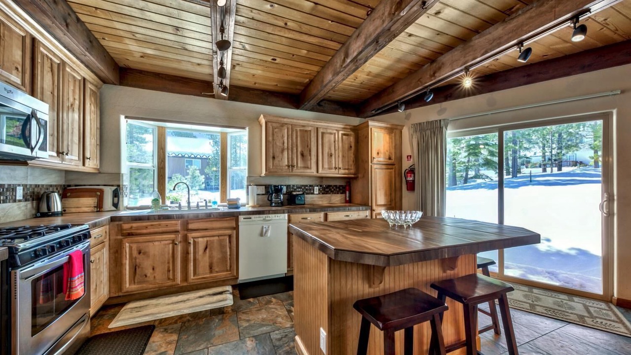 Photo of Kitchen in North Upper Truckee