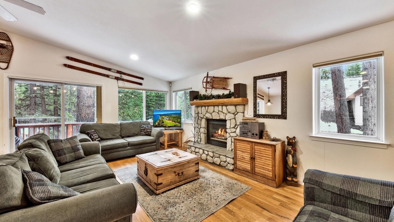 Photo of Livingroom in Pioneer Trail