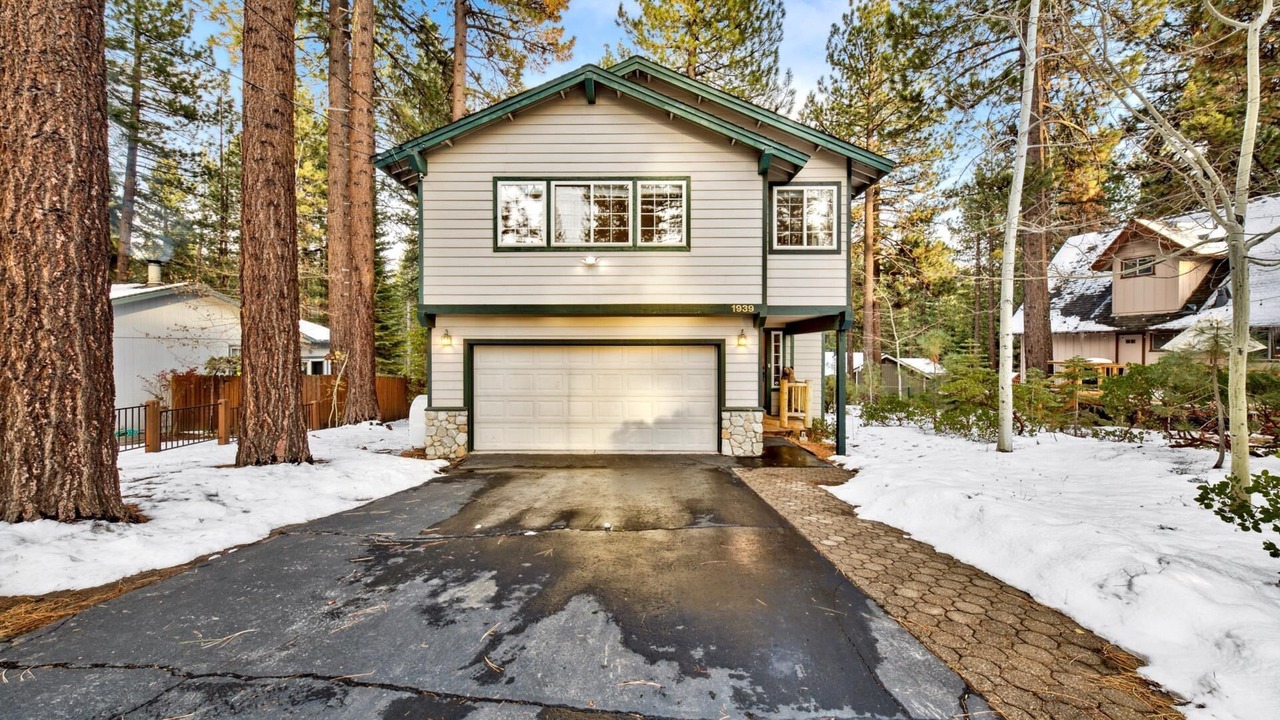 Photo of Outdoor in Pioneer Trail