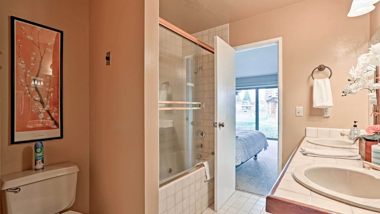 Photo of Bathroom in Tahoe Keys