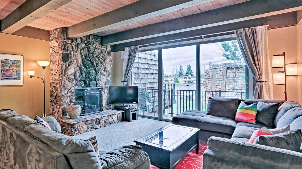 Photo of Livingroom in Tahoe Keys