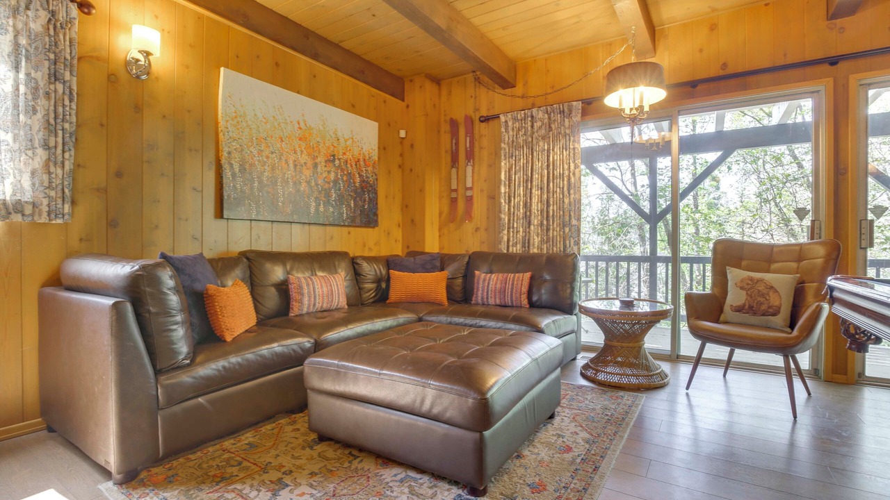 Photo of Bedroom in Lake Arrowhead
