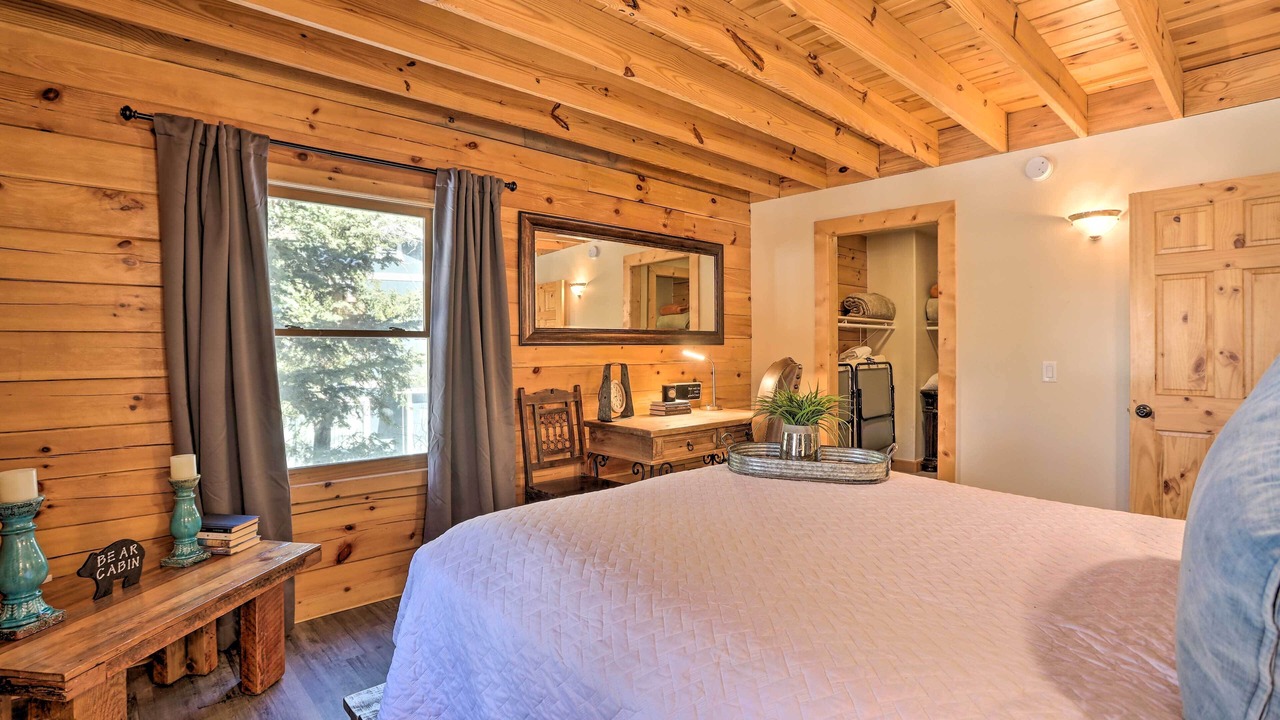 Photo of Bedroom in Moonridge