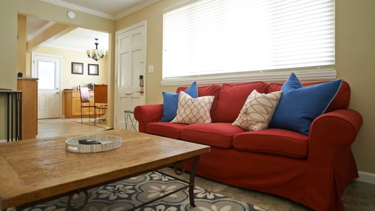 Photo of Livingroom in Stanford