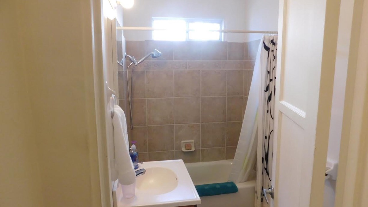Photo of Bathroom in South Mission Beach