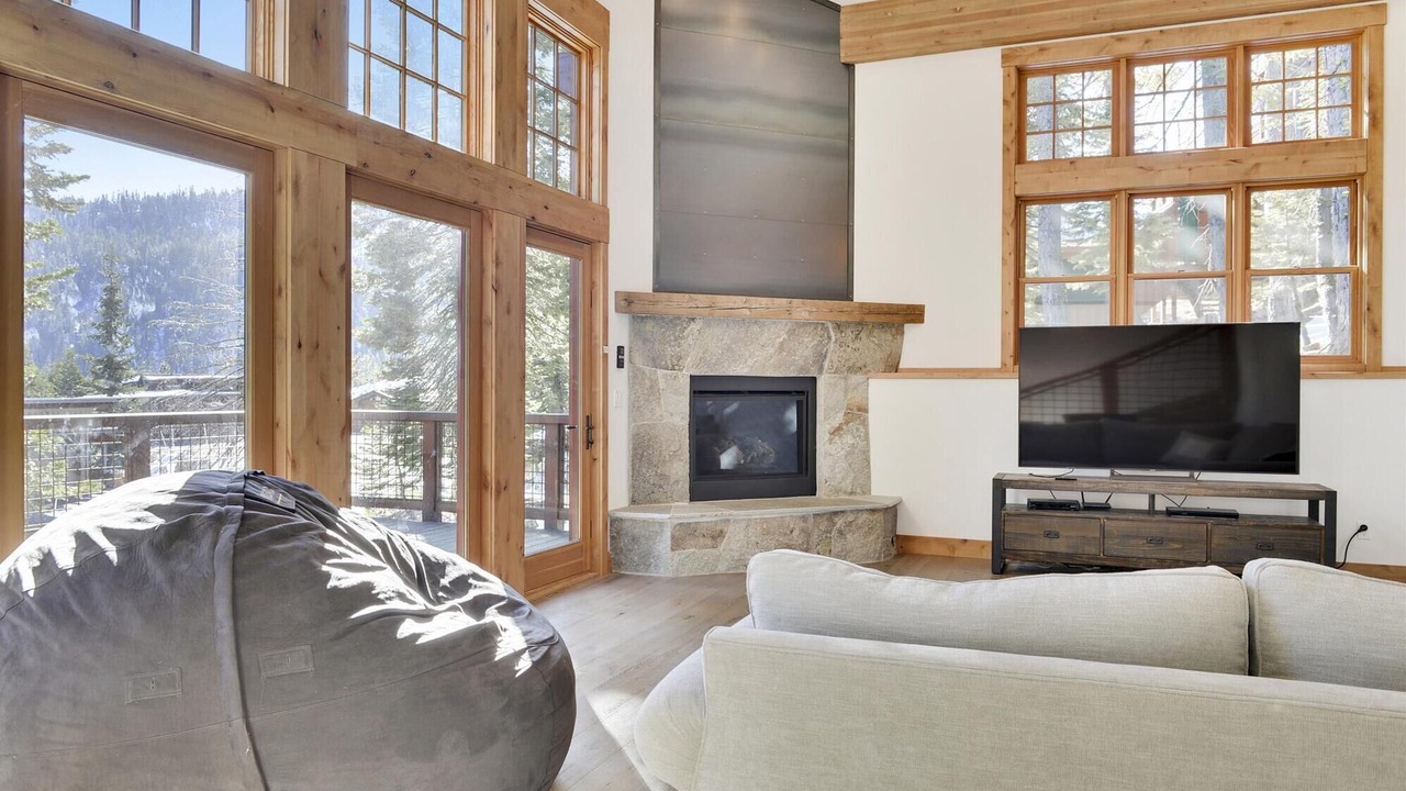 Photo of Bedroom in Alpine Meadows
