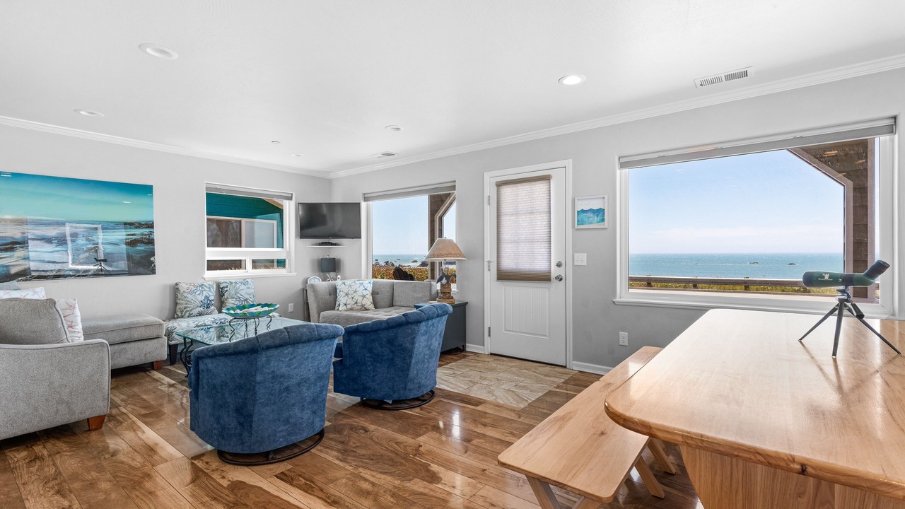 Photo of Livingroom in Crescent City North