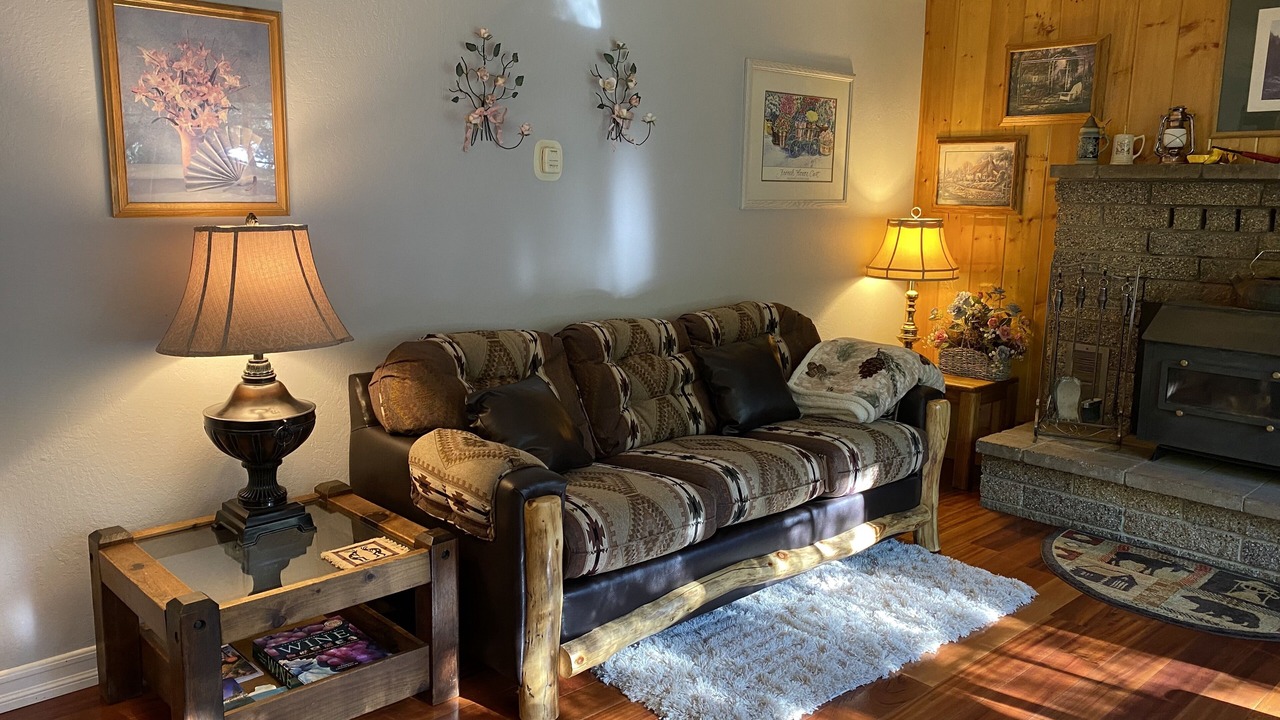 Photo of Livingroom in Christmas Valley