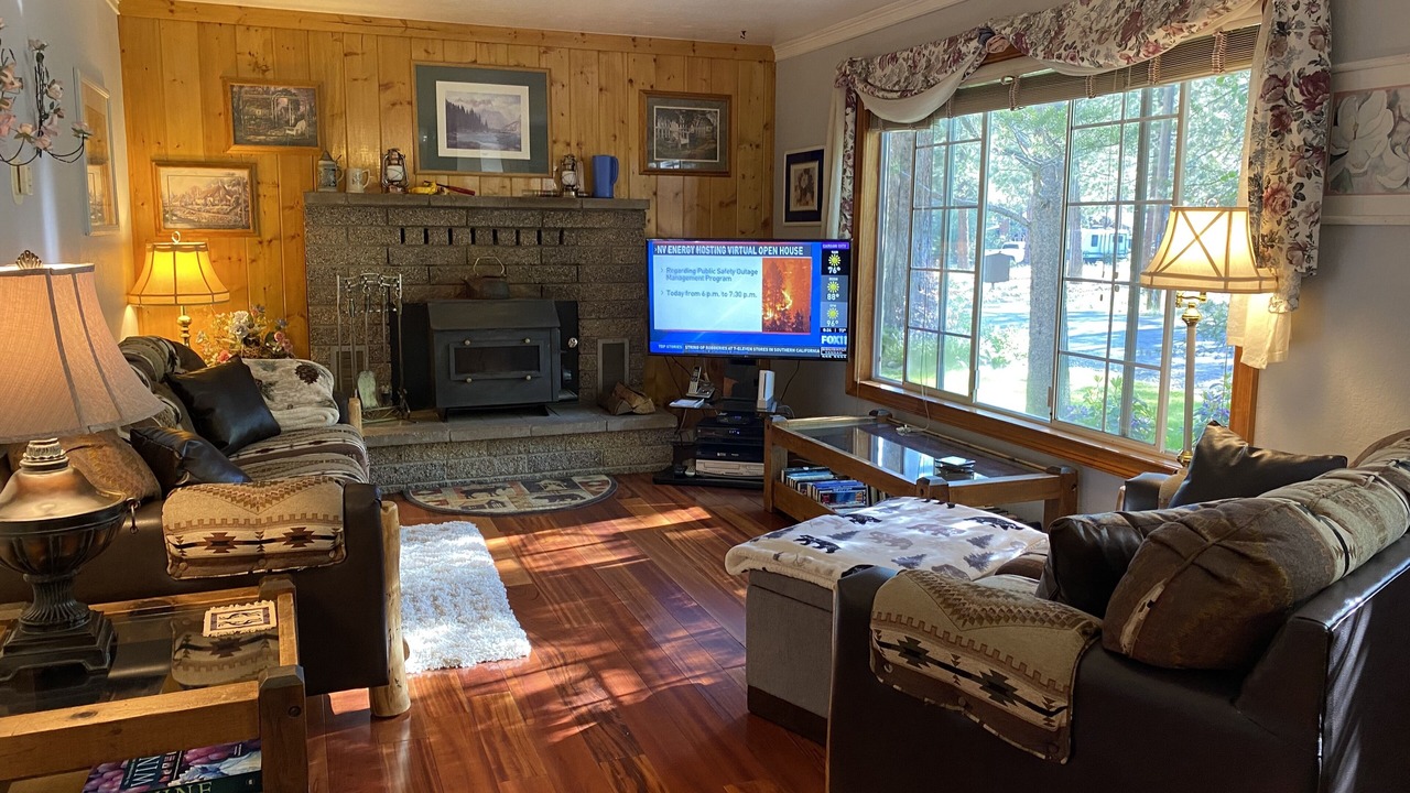 Photo of Livingroom in Christmas Valley