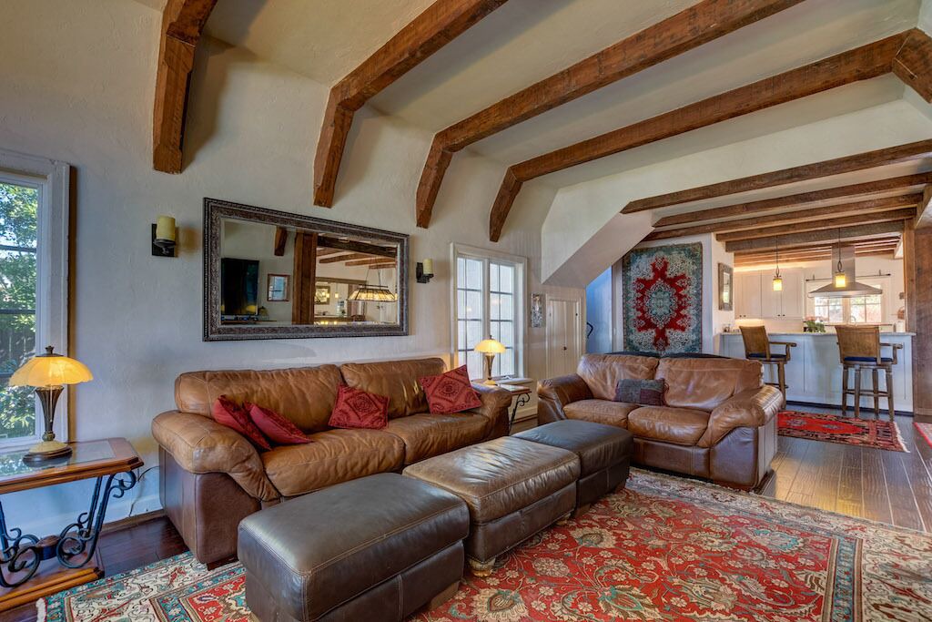 Photo of Livingroom in Crown Point