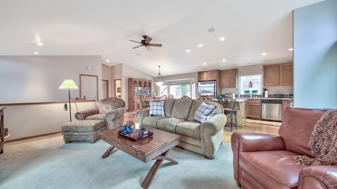 Photo of Livingroom in Montgomery Estates