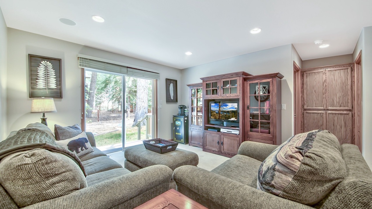 Photo of Livingroom in Montgomery Estates